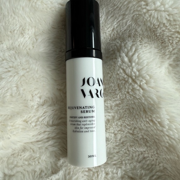 New & Unused - Joanna Vargas Rejuvenating Face Serum - Picture 2 of 2
